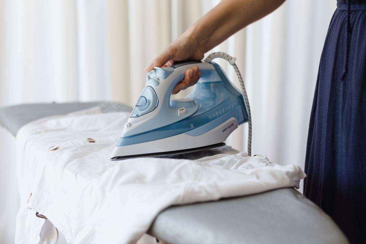 CLOTHES IRONING TEMPERATURES