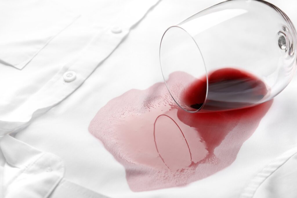 how to remove wine stains from white clothes