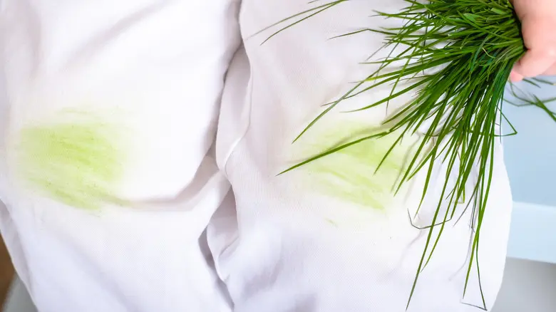 how to remove clothes stain
