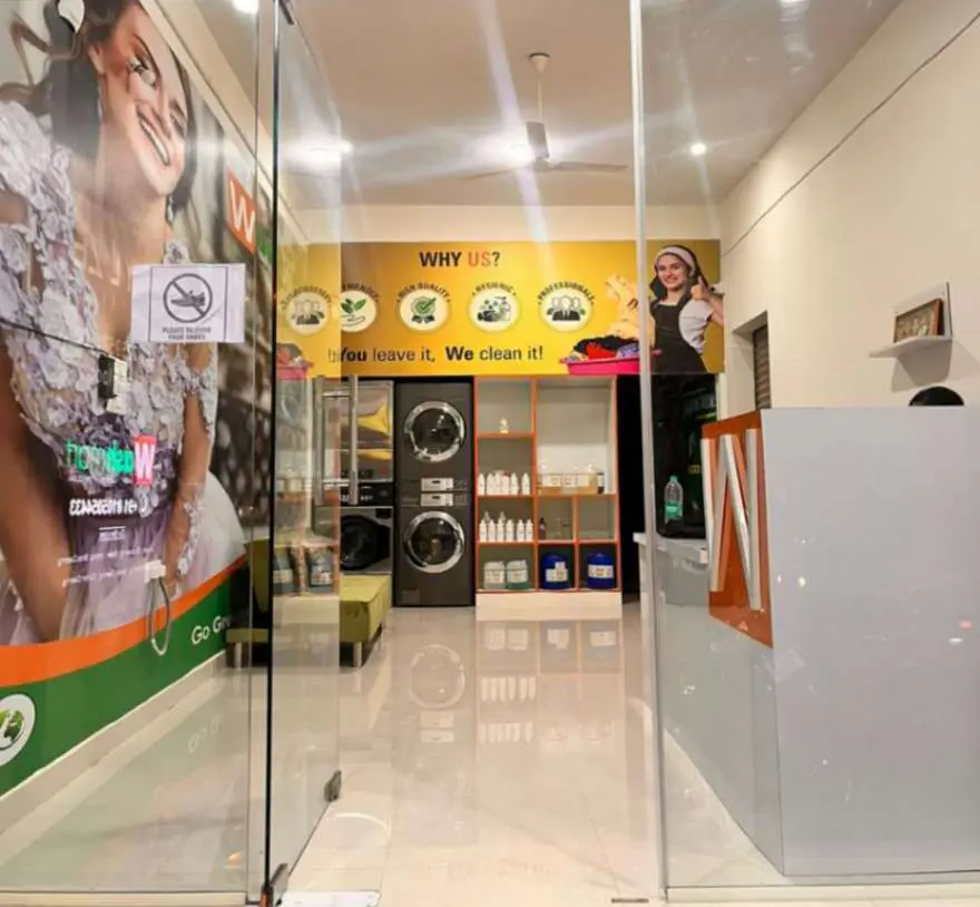 Laundry and dry cleaning Store